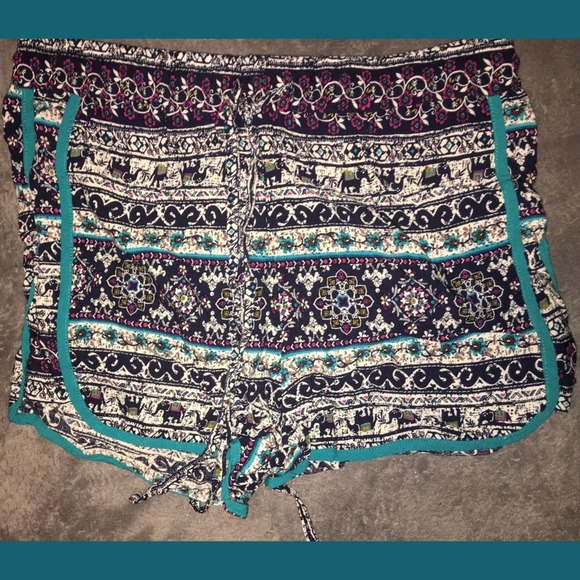 E2 Clothing Mandala Elephant Print Pull-On Shorts - Picture 1 of 10